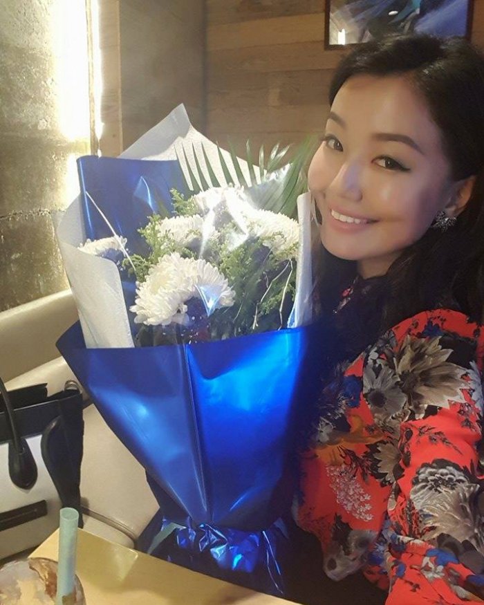 Жүжигчин П.Шүүдэрцэцэг “фэн залуутайгаа болзов”